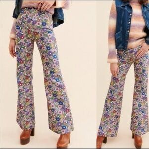 Wrangler Wanderer High Rise Flare Jeans. Size 27”x 30”